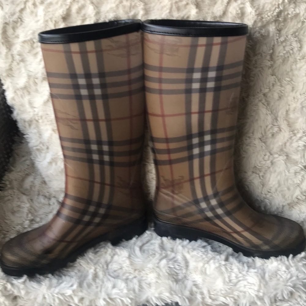 BURBERRY RAIN BOOTS